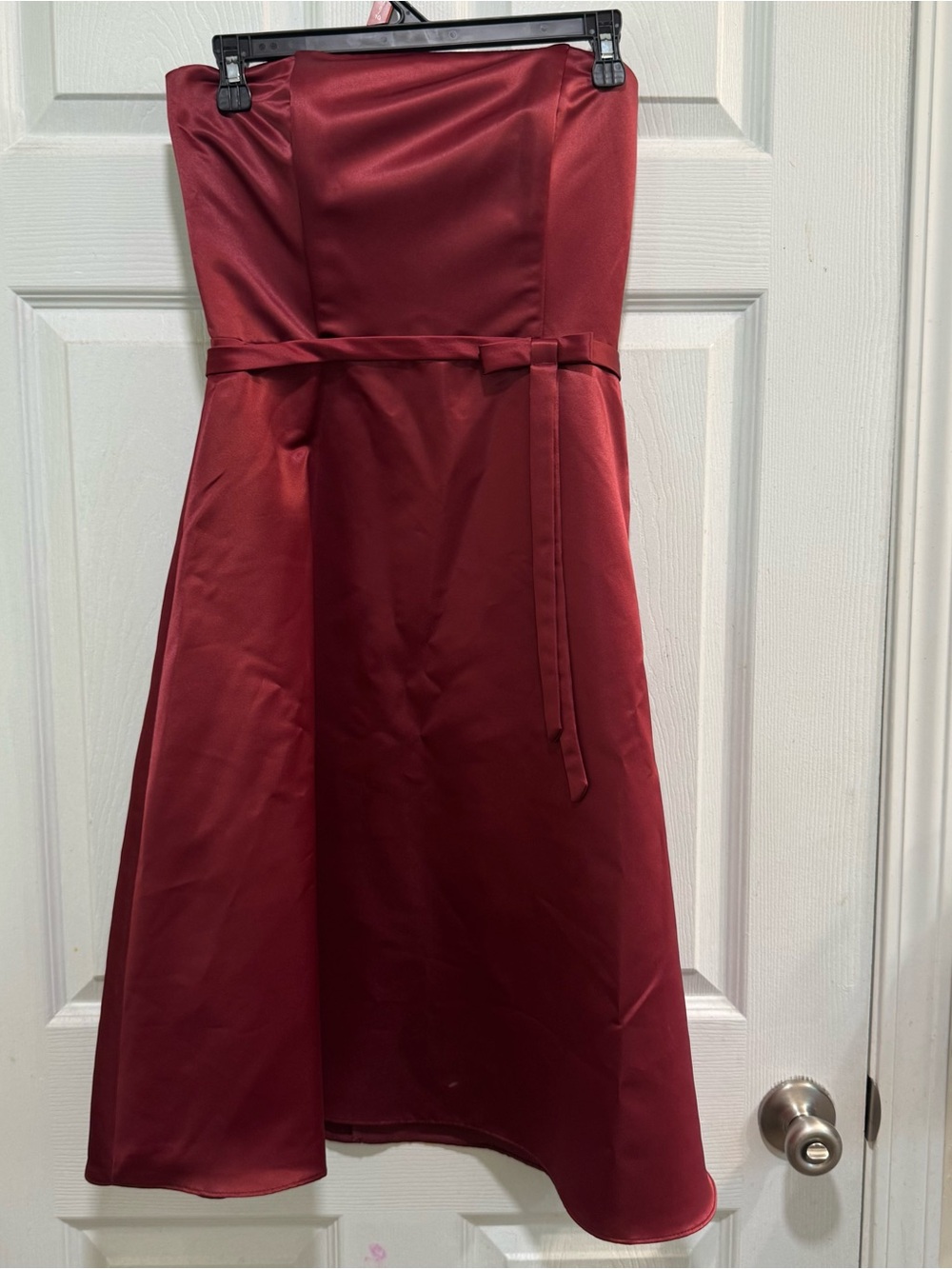Fiesta Strapless Satin Midi Dress in Burgundy